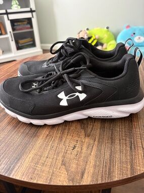 Under Armour Kids Black Sneakers with White Logo and White Sole